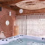 Вилла Slow Tuscany Pool, Jacuzzi & Sauna *