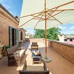 Slow Tuscany Pool, Jacuzzi & Sauna * Лучиньяно