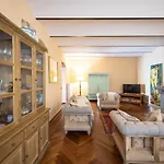 Slow Tuscany Pool, Jacuzzi & Sauna Вилла *