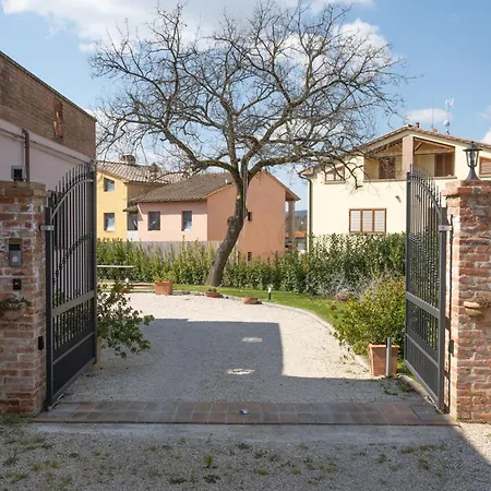 Private Tuscan Pool & Villa Lucignano
